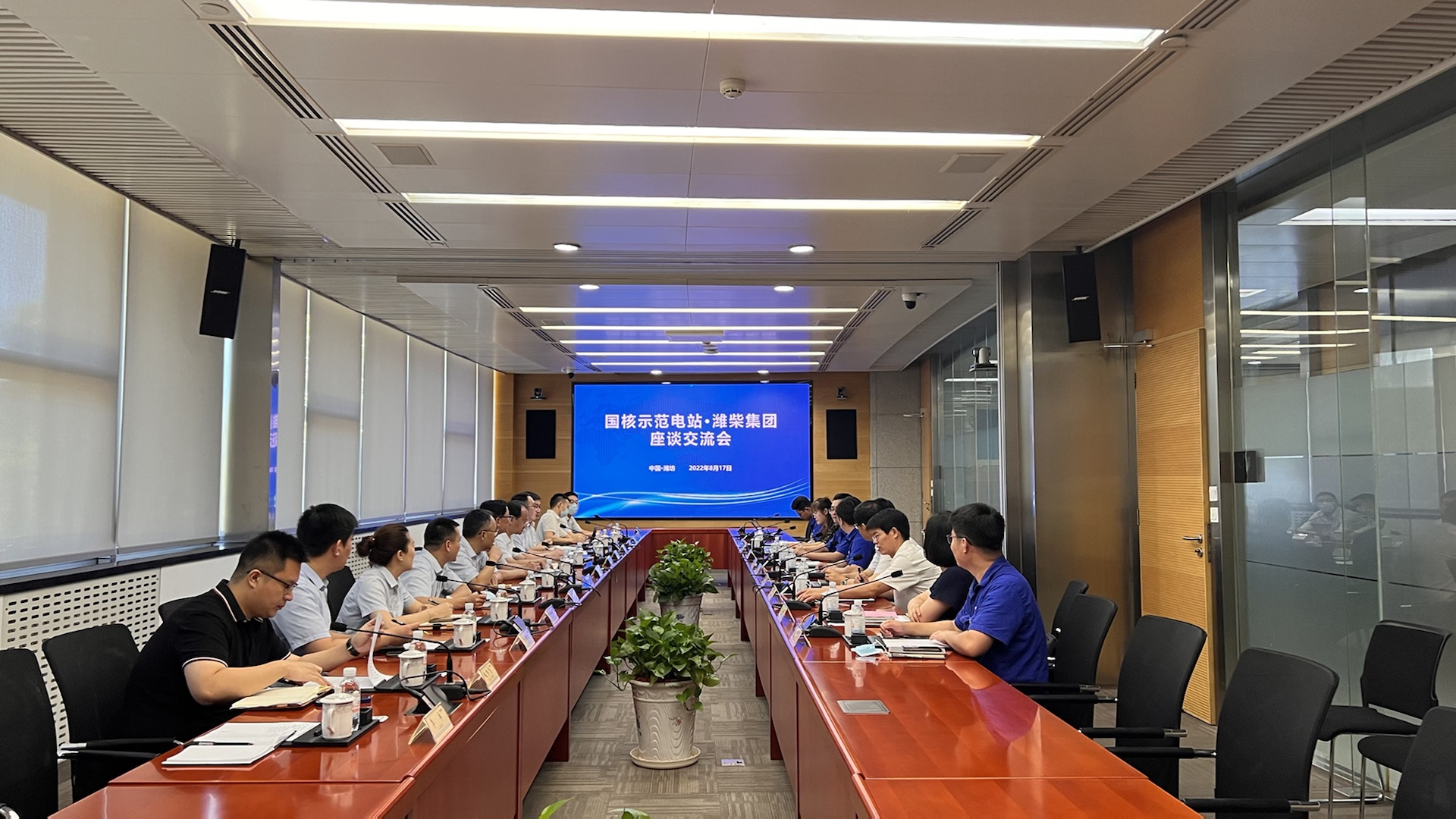 山东省政协常委、国核示范党委书记、董事长汪映荣一行来潍柴及国创中心参观访问